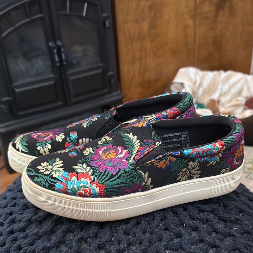 Embroidered Floral Slip-On Sneakers